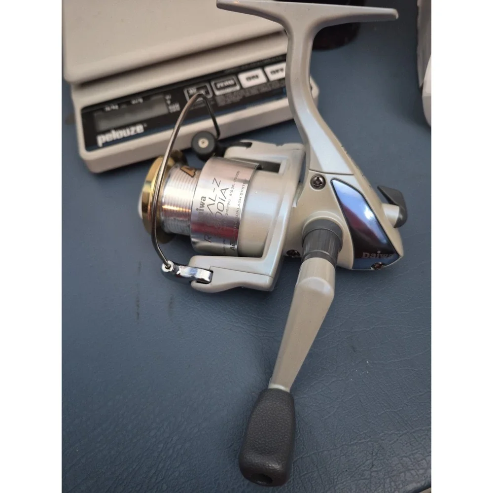 DAIWA REGAL Z 2500IA FISHING REEL SPINNING REEL NEW with box‎ and extra reel